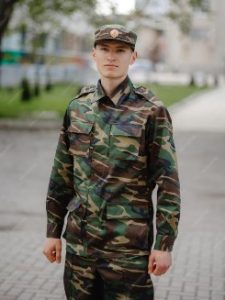 Униформа как элемент корпоративной культуры: как выбрать и что учитывать перед пошивом форменной одежды на заказ